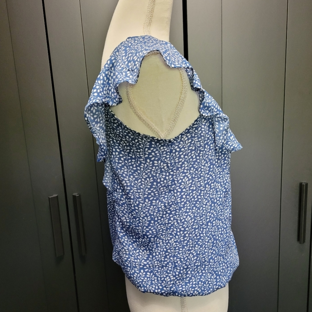 Sienna Sky blue floral blouse with ruffle sleeves - Picture 2 of 5